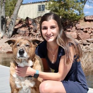 Meet your Posher, Mia